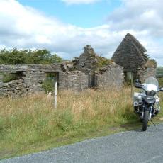 14 Ruined house SE shore of Doo Lough