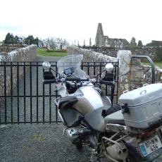 07 The old abbeygraveyard at Saints lsland