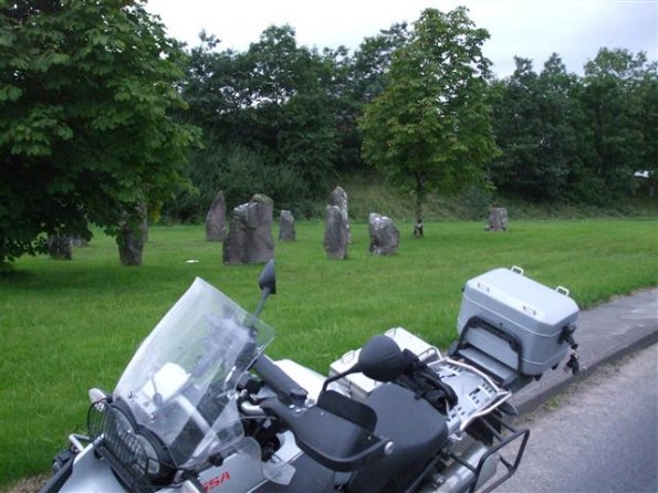 08-06 Roadside stone circle Tempo