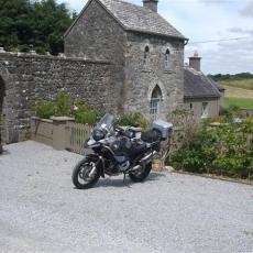 08-07 Gate lodge near railway